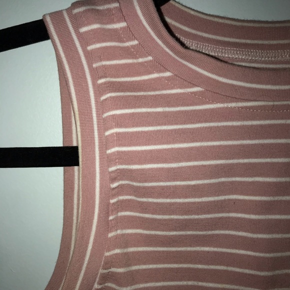 🌼3/$30🌼 Pink Striped Tank - Picture 2 of 3